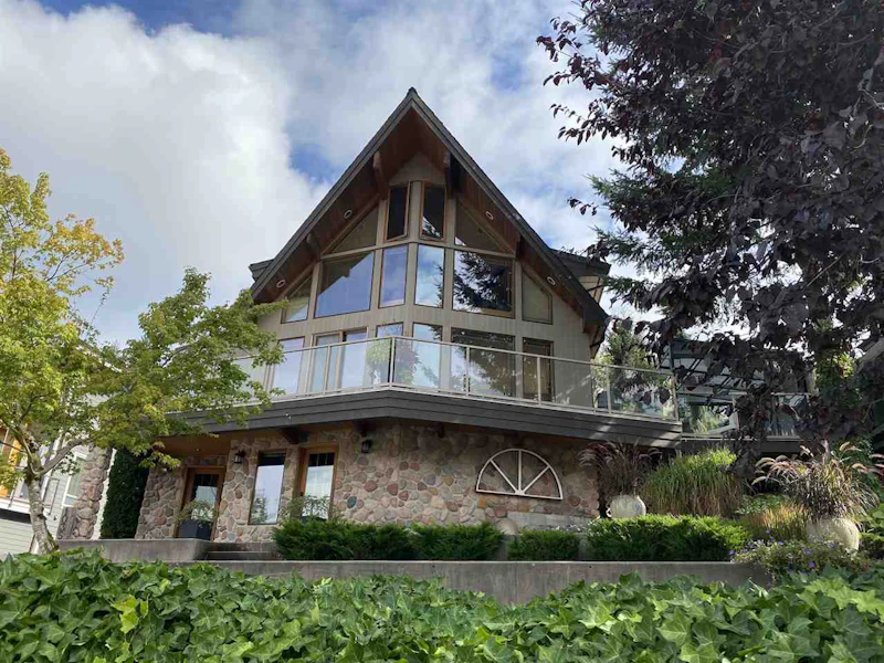 1035 Glacier View Drive, Squamish BC V8B 0G1