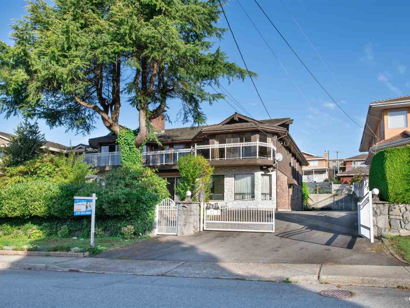5625 Georgia Street, Burnaby BC V5B 1V7