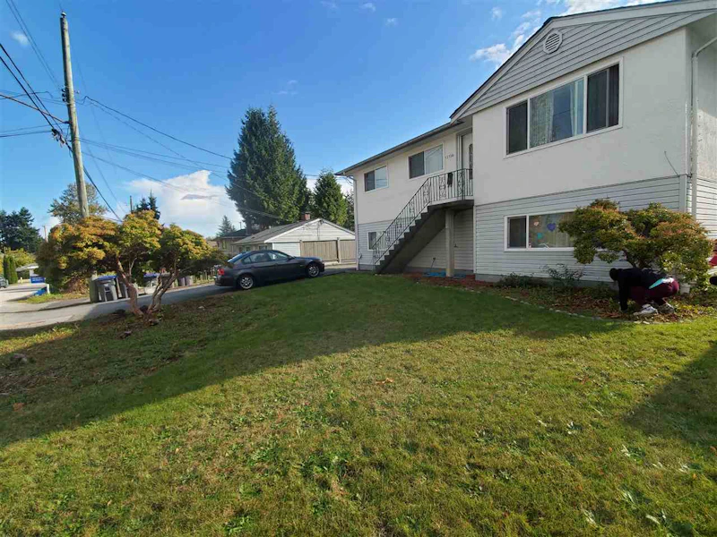 13156 107th Avenue, Surrey BC V3T 2G3