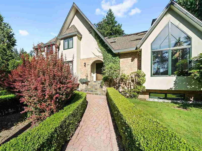 201 Princeton Avenue, Port Moody BC V3H 4Y3