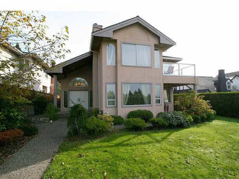846 Grand Boulevard, North Vancouver BC V7L 3W5