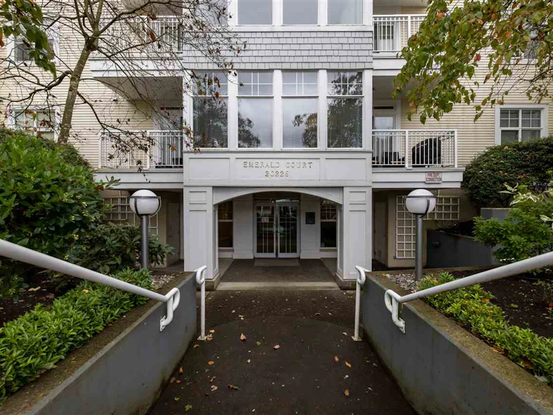 104 - 20228 54th Avenue, Langley BC V3A 3W3