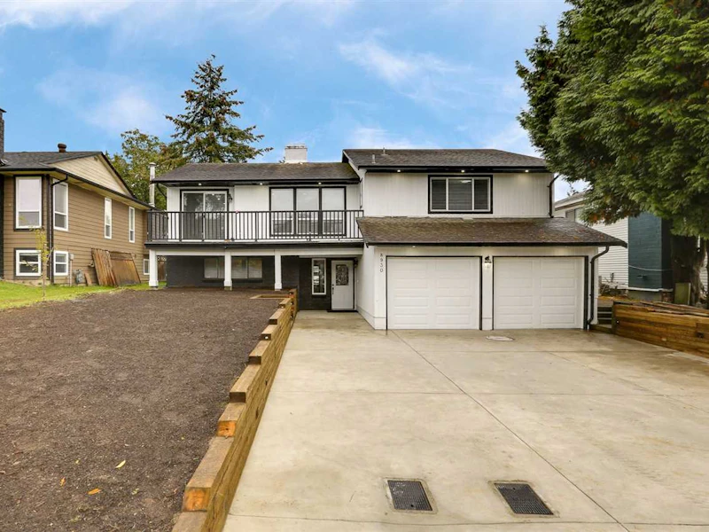 8930 147a Street, Surrey BC V3R 7Z8
