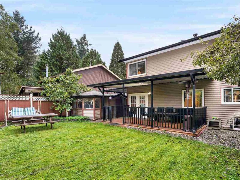 12254 81a Avenue, Surrey BC V3W 7G4