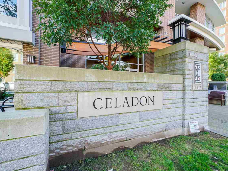 2202 - 3102 Windsor Gate, Coquitlam BC V3B 0J3