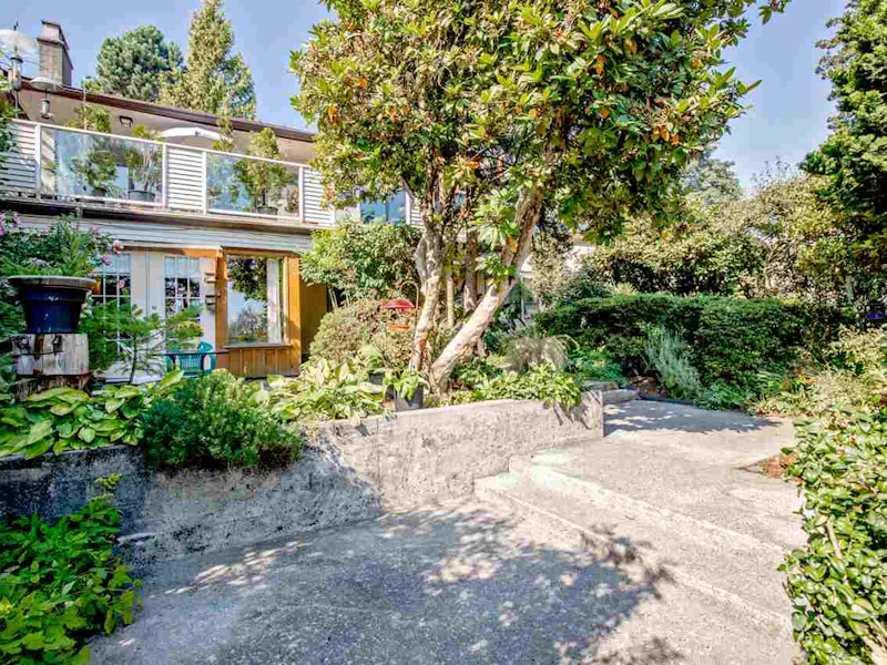 1174 Shavington Street, North Vancouver BC V7L 1K9