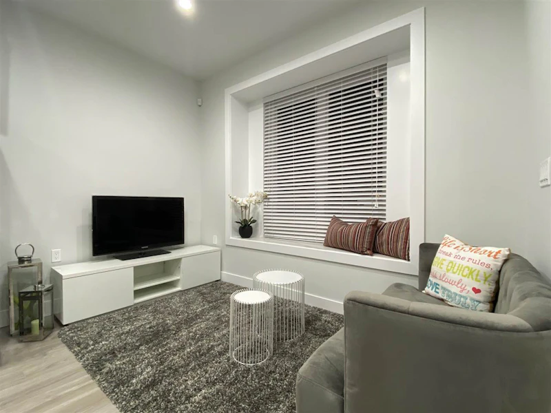 4985 Moss Street, Vancouver BC V5R 3T5