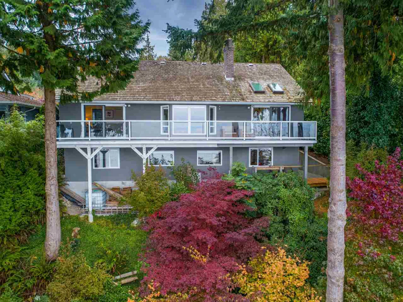 3269 Beach Avenue, Roberts Creek BC