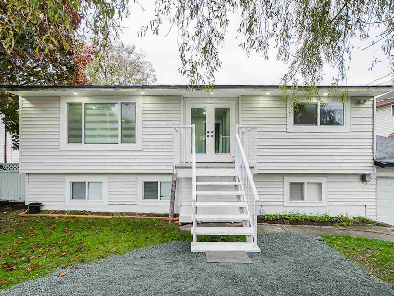 12123 96th Avenue, Surrey BC V3V 1W5