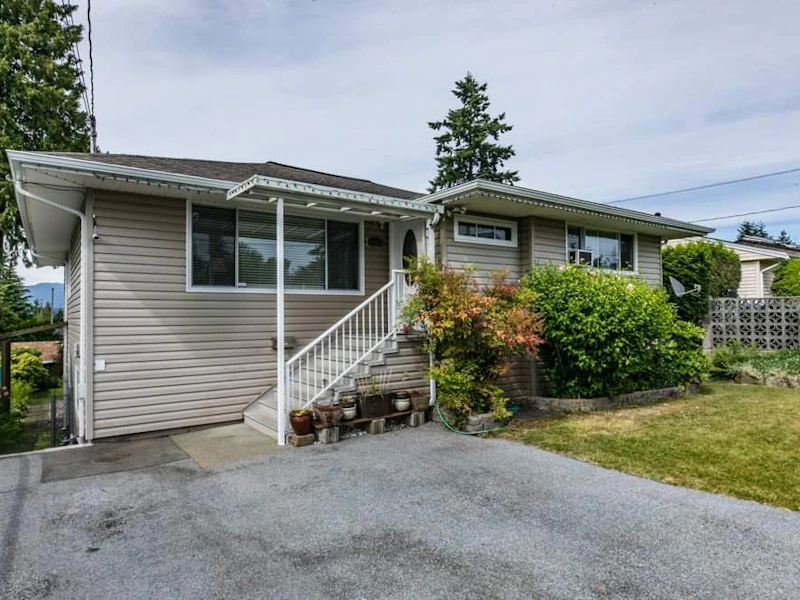 14085 113a Avenue, Surrey BC V3R 2K6