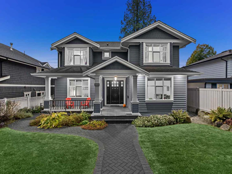533 E 20th Street, North Vancouver BC V7L 3B4