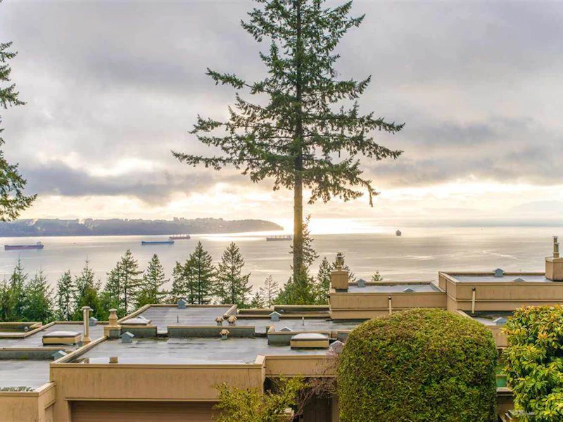 4 - 3085 Deer Ridge Close, West Vancouver BC V7S 4W1
