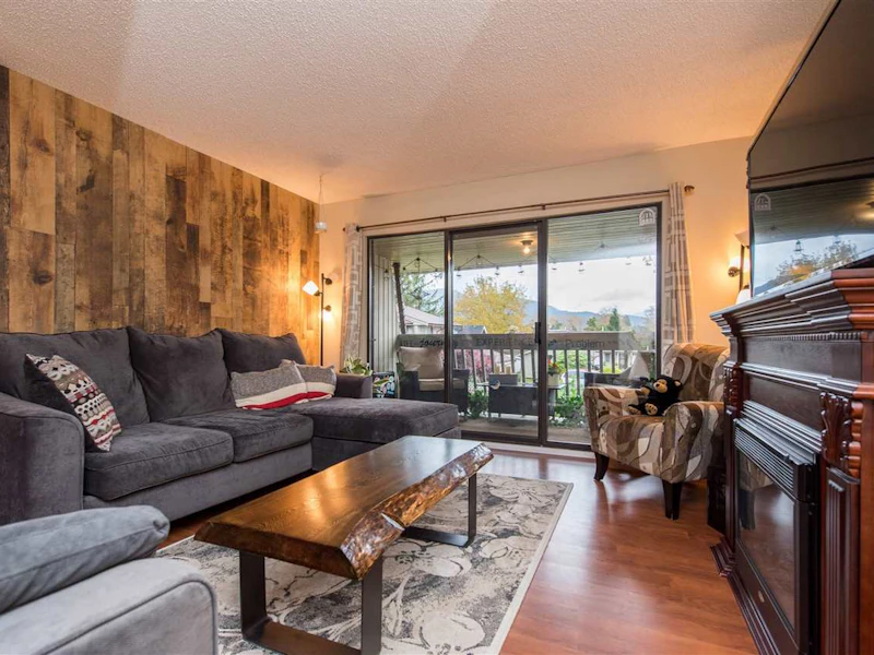 210 - 45900 Lewis Avenue, Chilliwack BC V2P 3C2