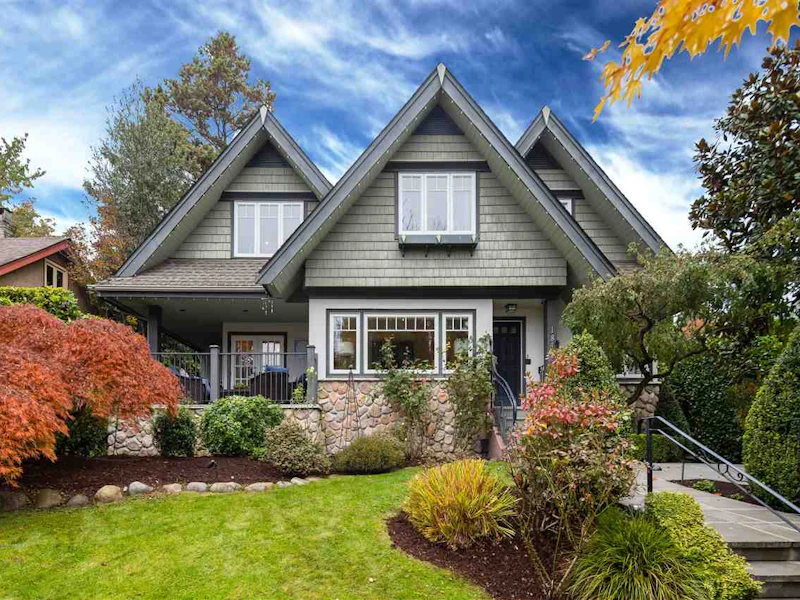 1847 Duchess Avenue, West Vancouver BC V7V 1R2