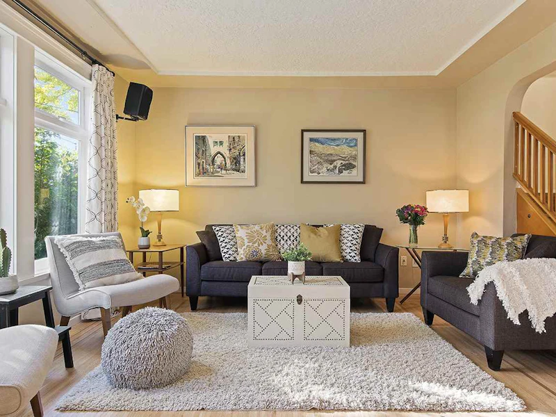 2053 Charles Street, Vancouver BC V5L 2V1