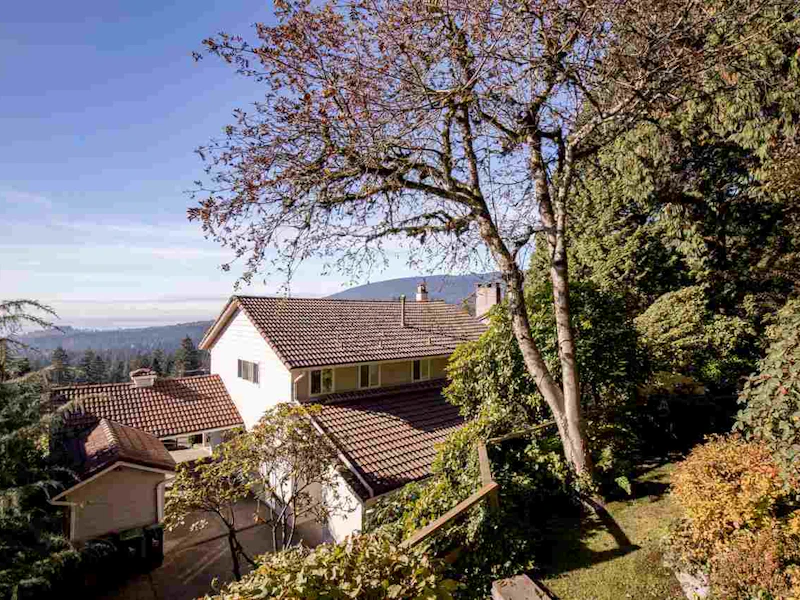 368 Newdale Court, North Vancouver BC V7N 3H4