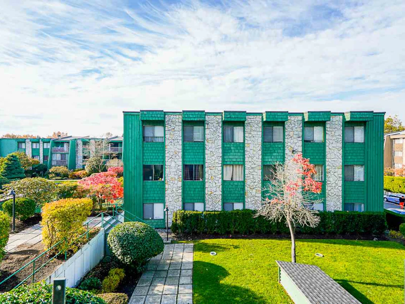 207 - 3901 Carrigan Court, Burnaby BC V3N 4K1