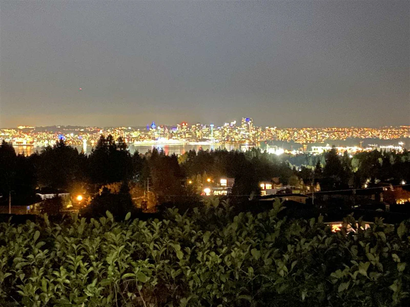 545 Granada Crescent, North Vancouver BC V7N 3A7