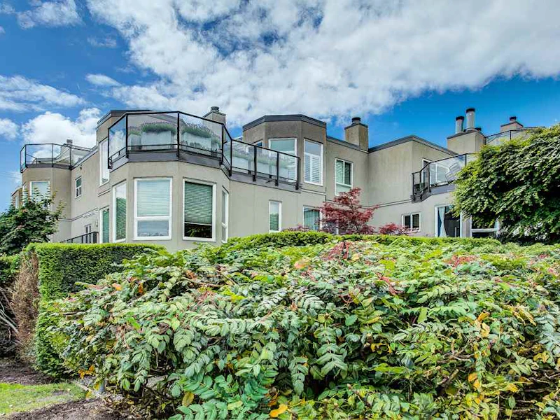 208 - 2110 Cornwall Avenue, Vancouver BC V6K 1B4