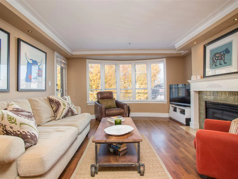 301 - 3220 W 4th Avenue, Vancouver BC V6K 1R9