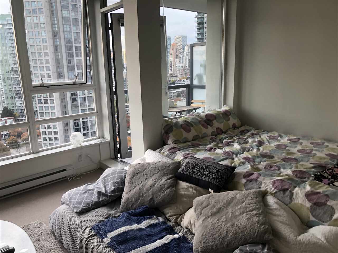 685 pacific boulevard vancouver bc studio for rent