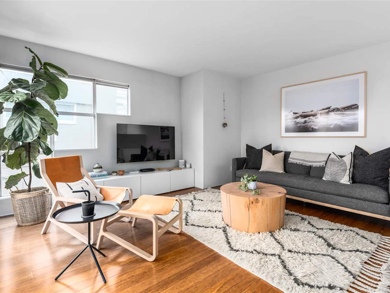 2216 Spruce Street, Vancouver BC V6H 2P3