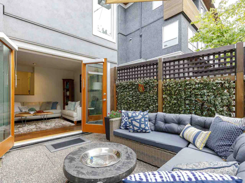 1367 Walnut Street, Vancouver BC V6J 3R2