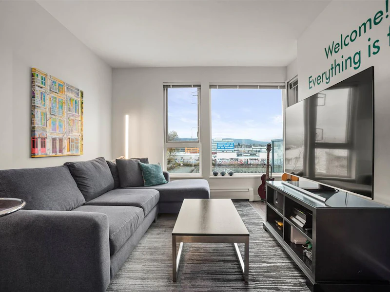 408 - 384 E 1st Avenue, Vancouver BC V5T 0G5