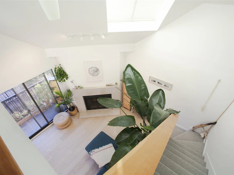 304 - 3010 Ontario Street, Vancouver BC V5T 2Y7