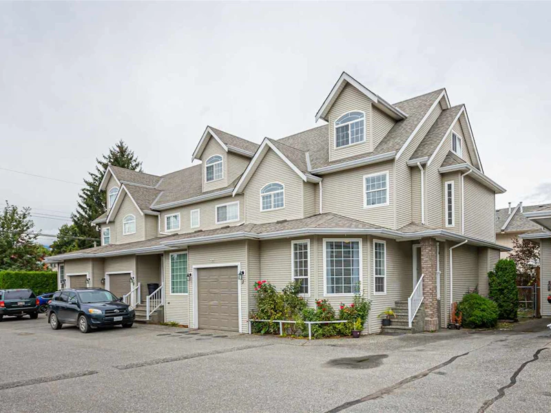 3 - 9472 Woodbine Street, Chilliwack BC V2P 5S4