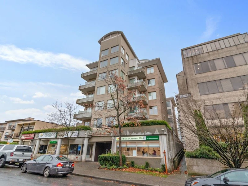 203 - 137 W 17th Street, North Vancouver BC V7M 1V5