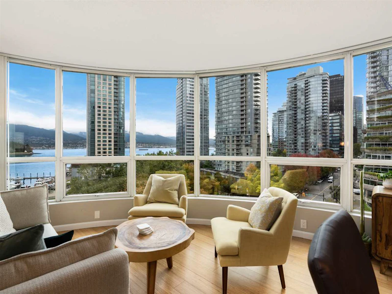 702 - 555 Jervis Street, Vancouver BC V6E 4N1