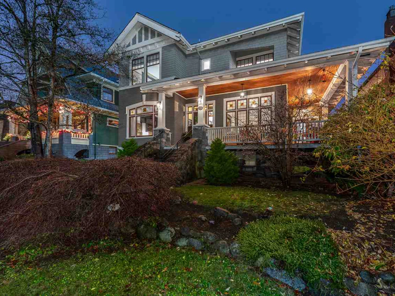 105 Third Avenue, New Westminster BC V3L 1L7