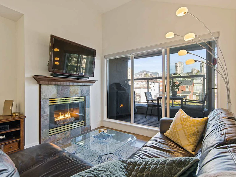 413 - 155 E 3rd Street, North Vancouver BC V7L 1E5