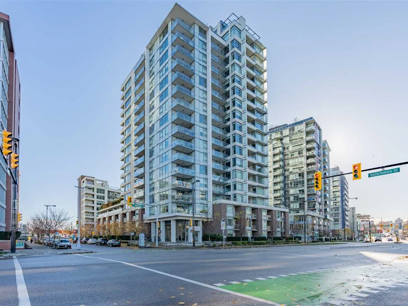 706 - 110 Switchmen Street, Vancouver BC V6A 0C6