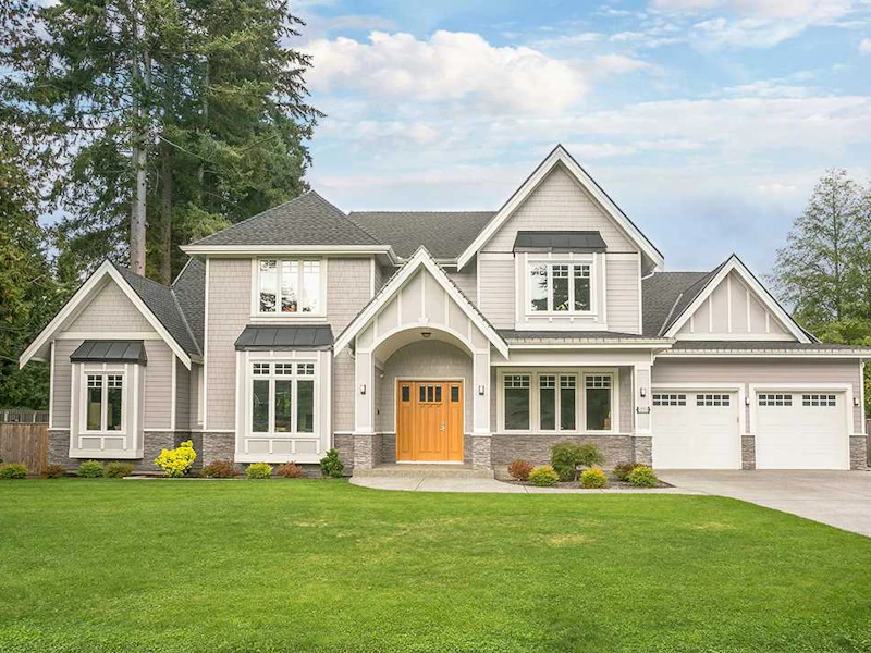 12713 24th Avenue, Surrey BC V4A 2E7