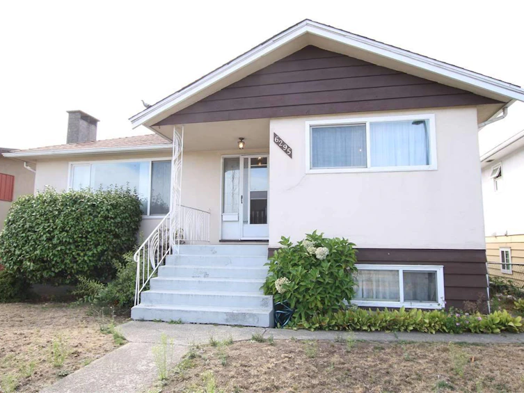 6295 Knight Street, Vancouver, BC, V5P 2V9