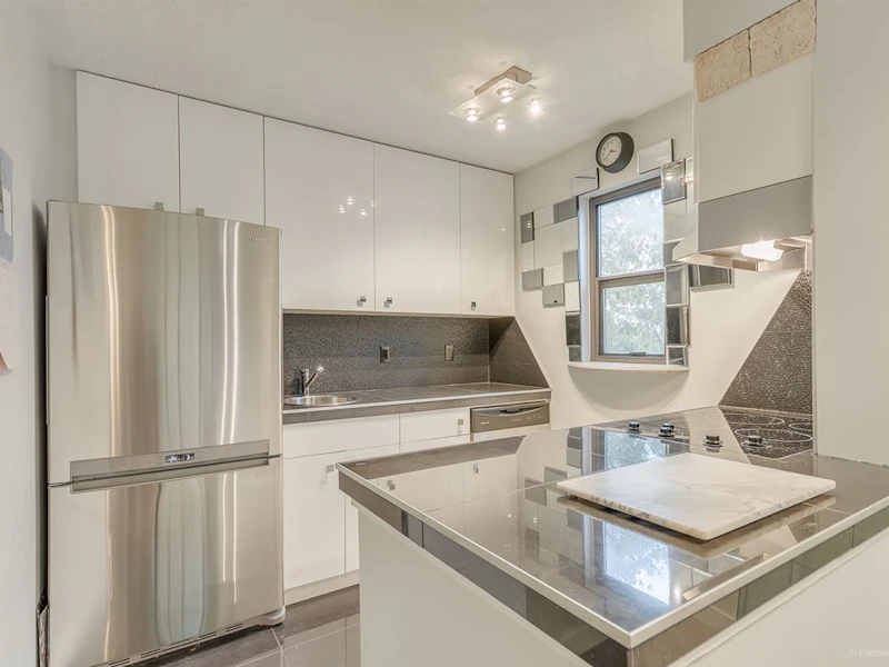 413 - 2142 Carolina Street, Vancouver BC V5T 3S2