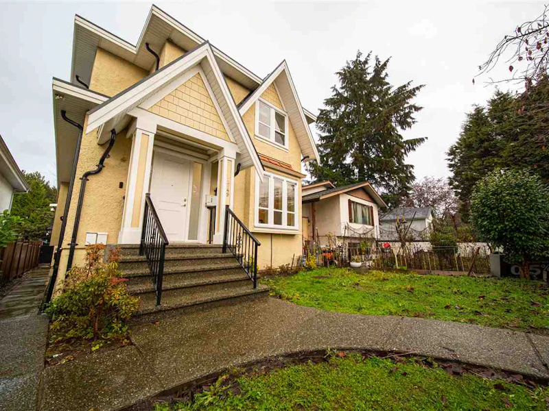 2549 E 27th Avenue, Vancouver BC V5R 1N2