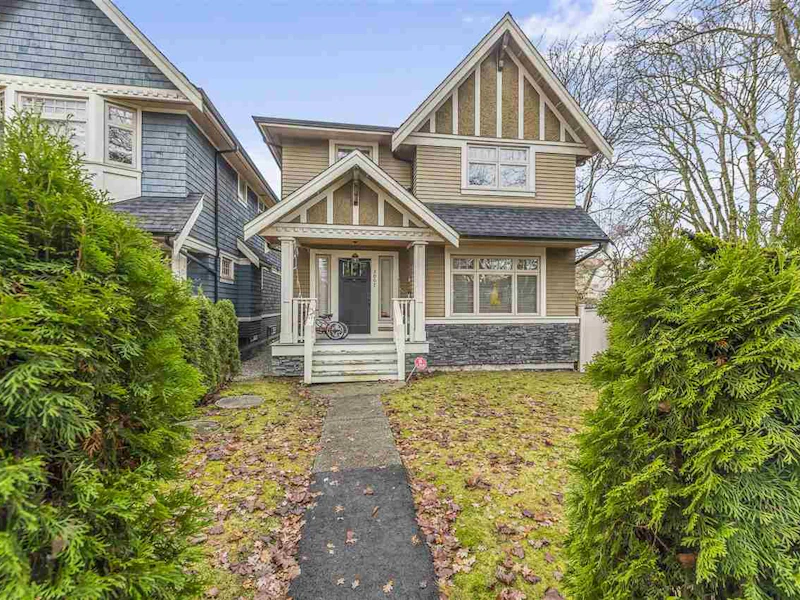 3007 Crown Street, Vancouver BC V6R 3W4