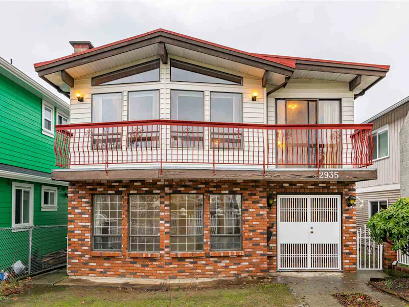 2935 E 3rd Avenue, Vancouver BC V5M 1H7