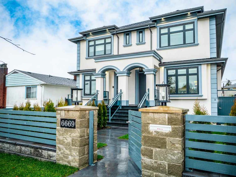 1 - 6669 Raleigh Street, Vancouver BC V5S 2W9