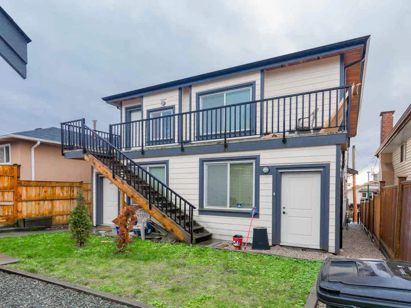 717 E 61st Avenue, Vancouver BC V5X 2C1