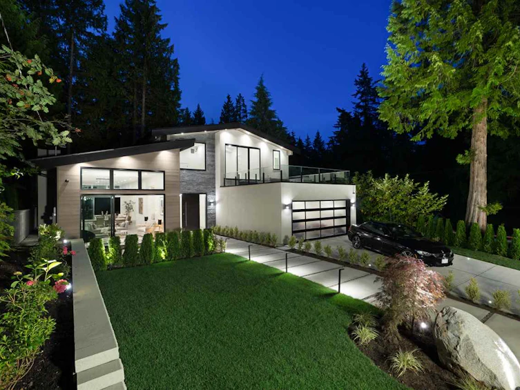 686 E Osborne Road, North Vancouver, BC, V7N 1M7
