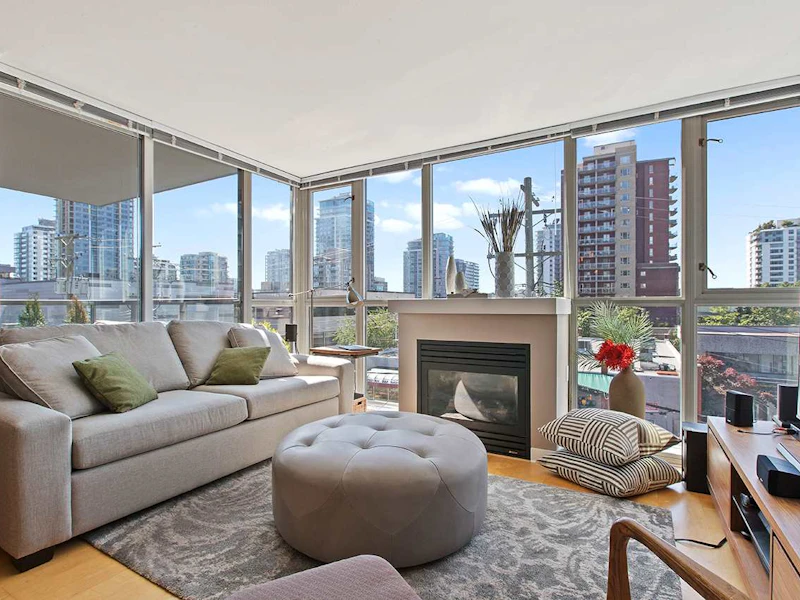 301 - 121 W 16th Street, North Vancouver BC V7M 3P4