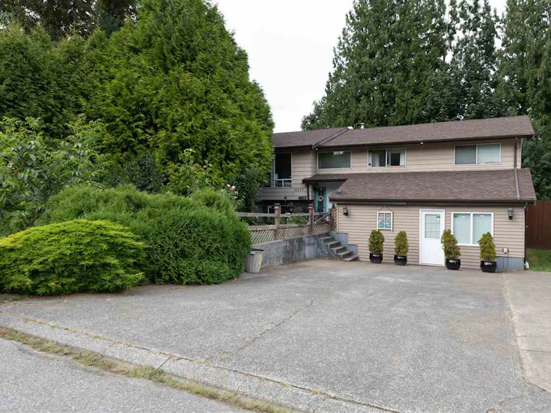 33119 Capri Court, Abbotsford BC V2S 5N5