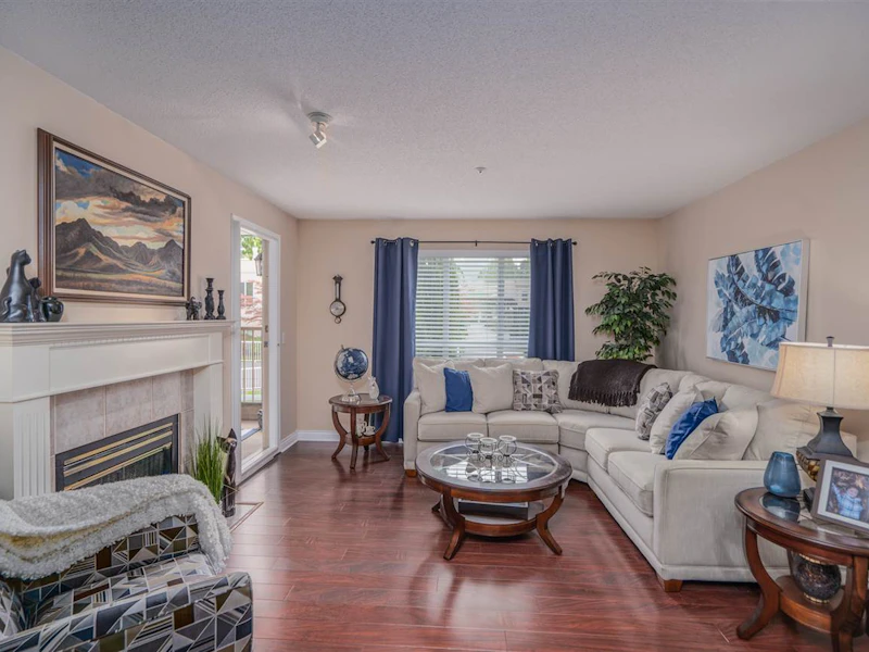 202 - 13860 70th Avenue, Surrey BC V3W 0S1
