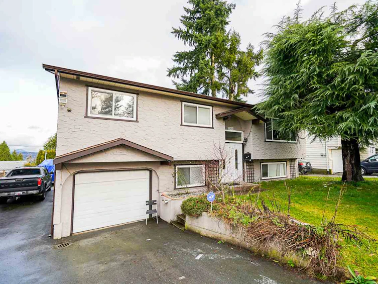 13833 112 Avenue, Surrey, BC, V3R 6B1