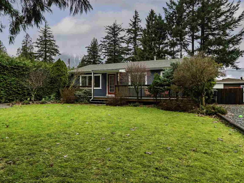 345 Park Street, Hope BC V0X 1L0