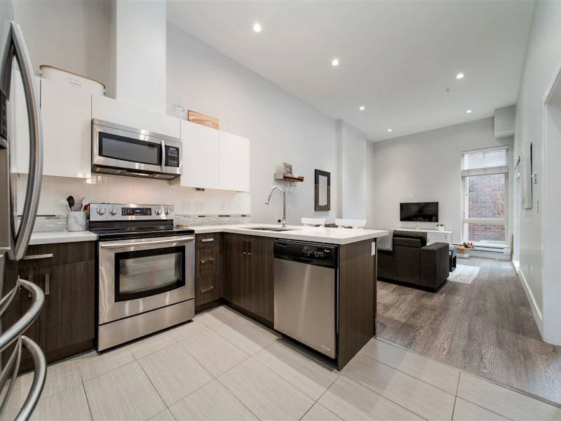 101 - 2408 E Broadway Avenue, Vancouver BC V5M 4T9